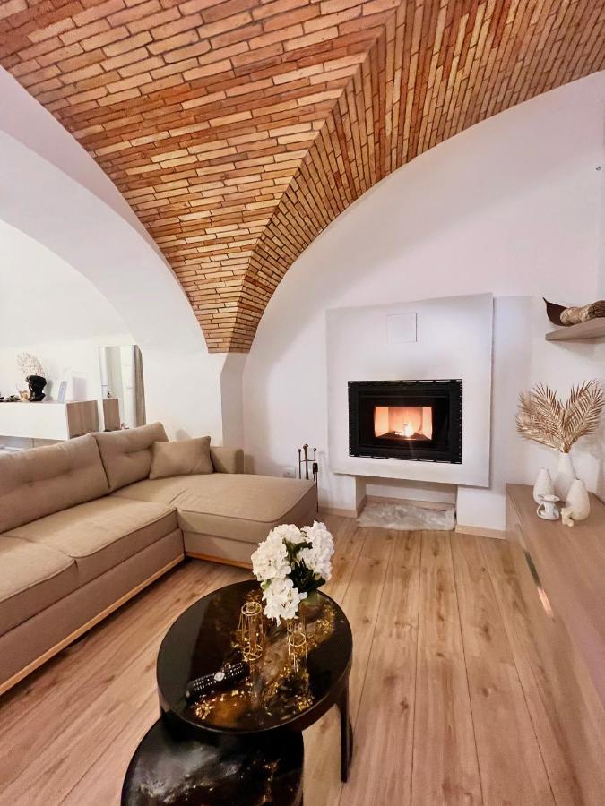 L'Arco Sul Lago • Gold Apartment Castro  Exterior photo