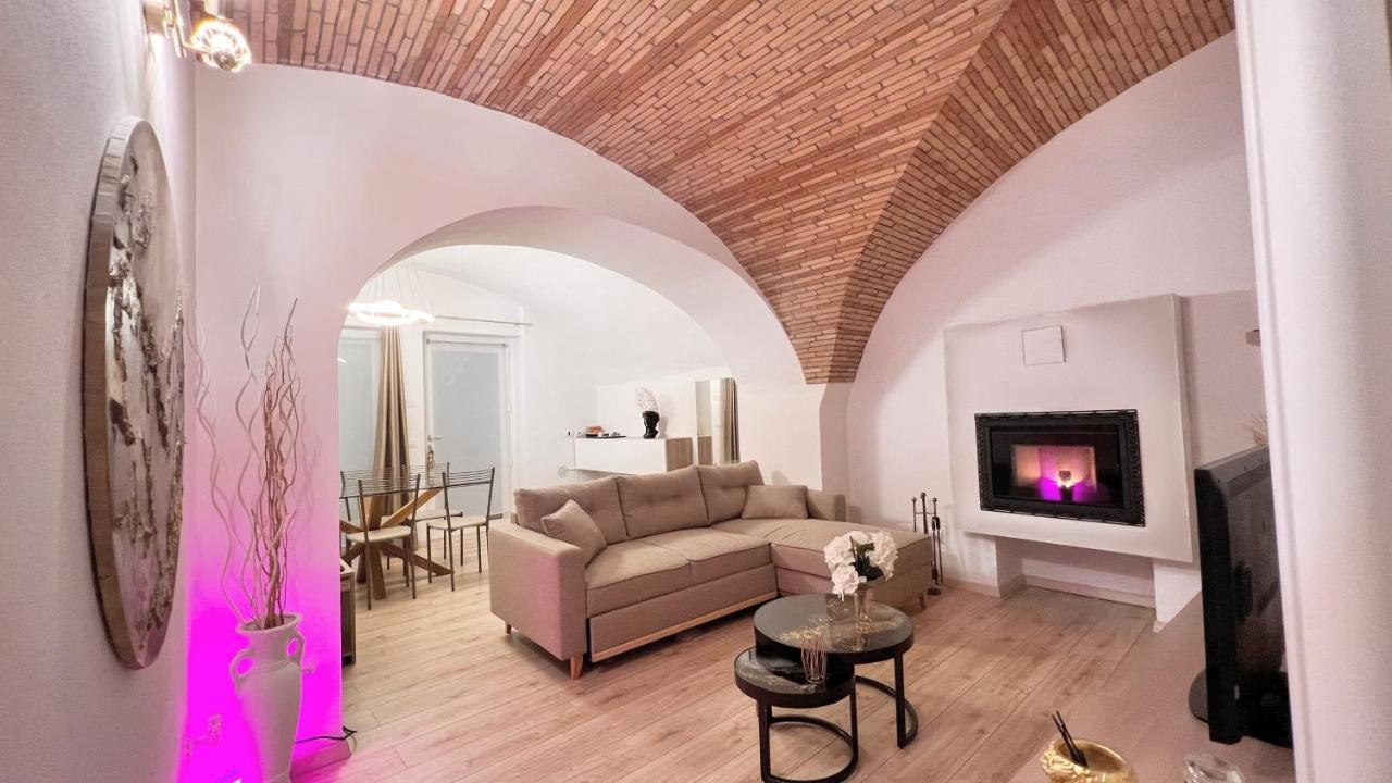 L'Arco Sul Lago • Gold Apartment Castro  Exterior photo