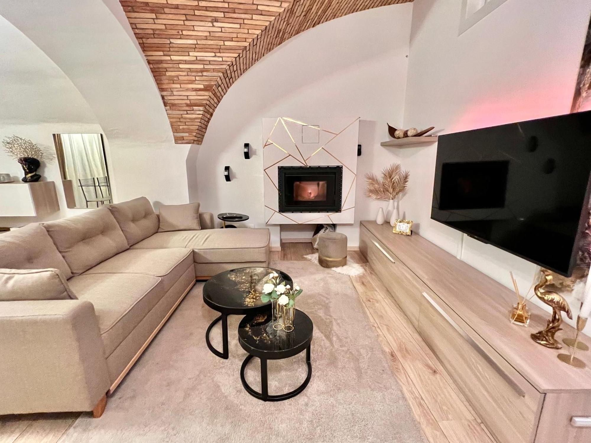 L'Arco Sul Lago • Gold Apartment Castro  Exterior photo