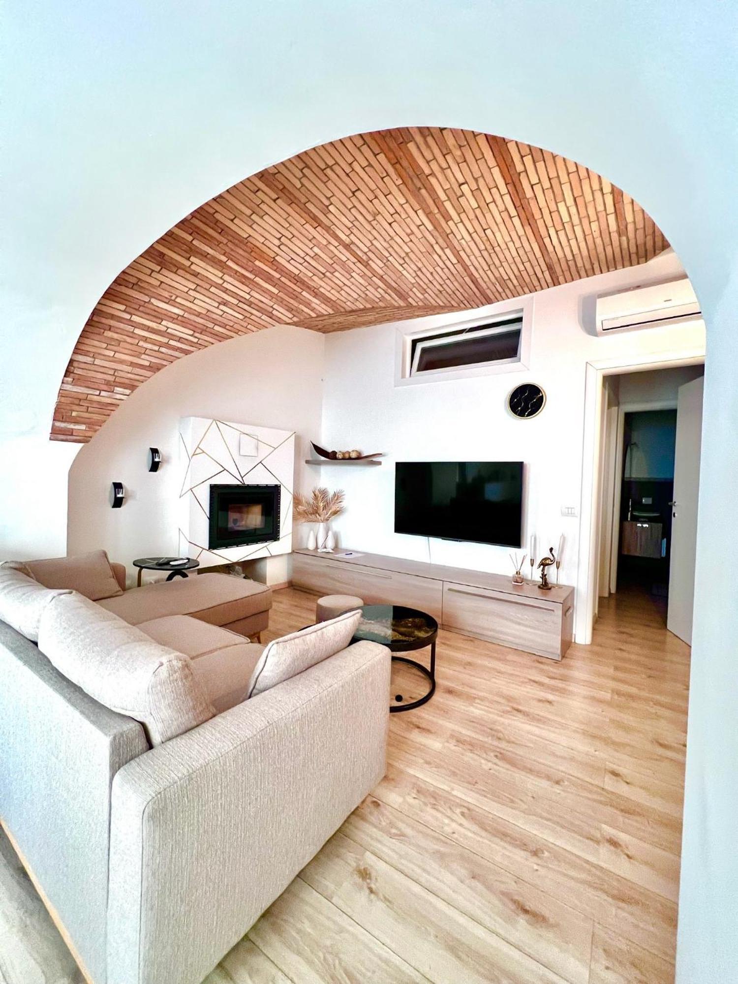 L'Arco Sul Lago • Gold Apartment Castro  Exterior photo